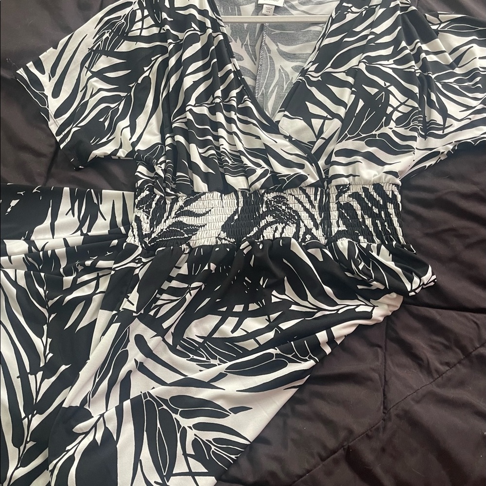 Avenue 14/16 long dress NWOT